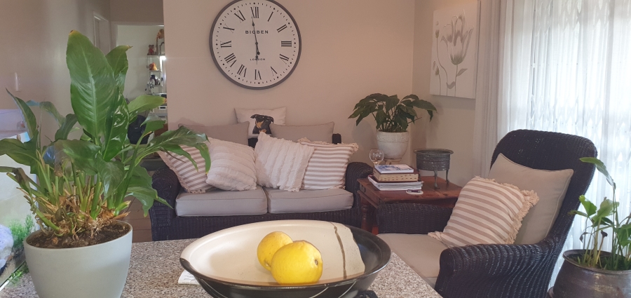 To Let 3 Bedroom Property for Rent in Chanteclair Western Cape